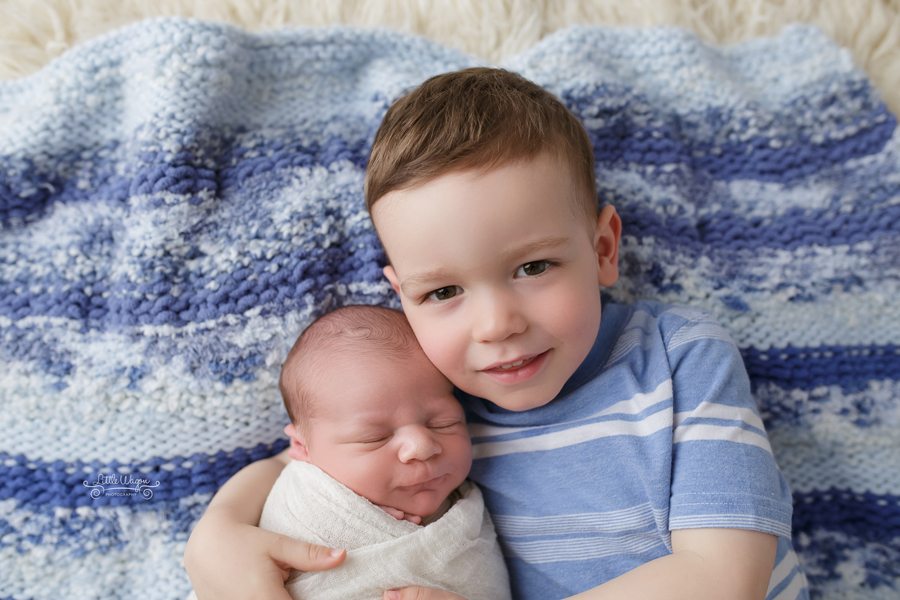 newborn with big brother, sibling photos, newborn photographer ottawa