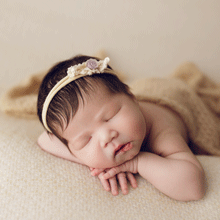 Organic newborn photography in Kanata and Stittsville.